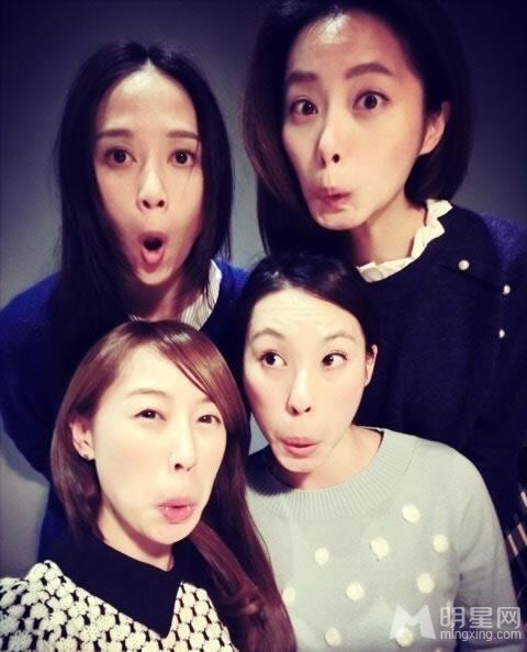 昔日女子团体七朵花重聚陈乔恩赖薇如鬼脸可爱_图-4