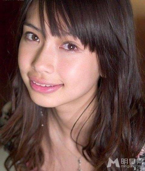 小S高圆圆林心如angelababy女星整容前龅牙丑照曝光_图-11