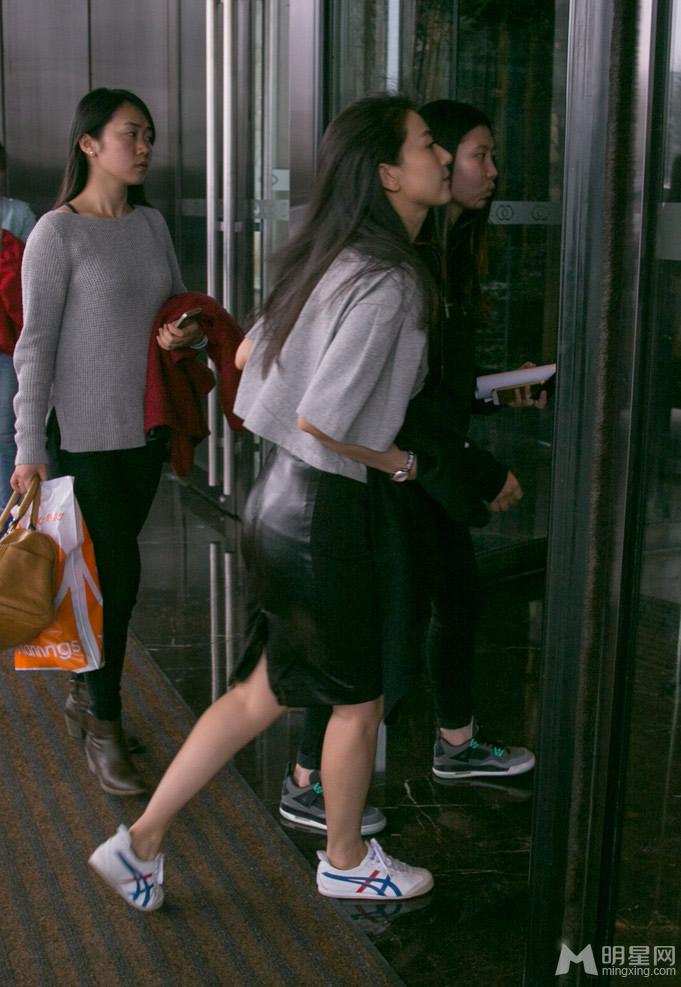 高圆圆天生励志运动风出街照样女神_图-4