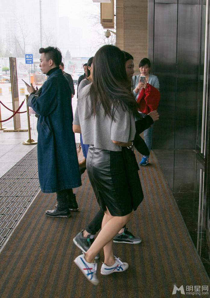 高圆圆天生励志运动风出街照样女神_图-3