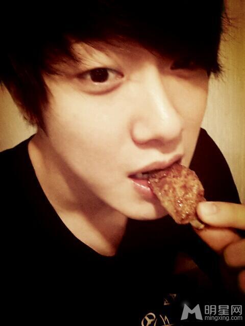 韩团FTISLAND搞怪生活照男神也走逗比路线_图-7