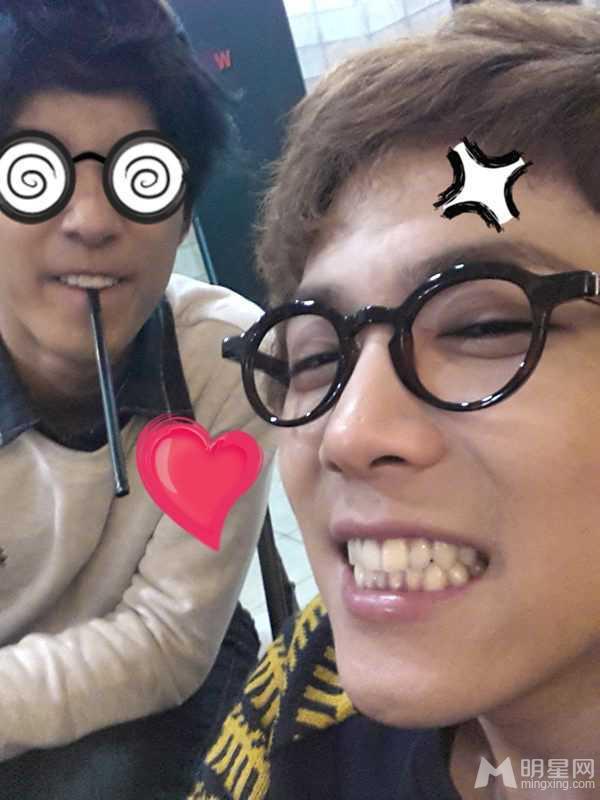 韩团FTISLAND搞怪生活照男神也走逗比路线_图-18