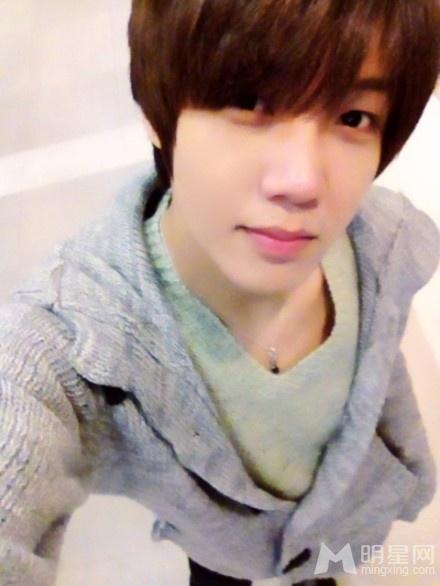 韩团FTISLAND搞怪生活照男神也走逗比路线_图-9