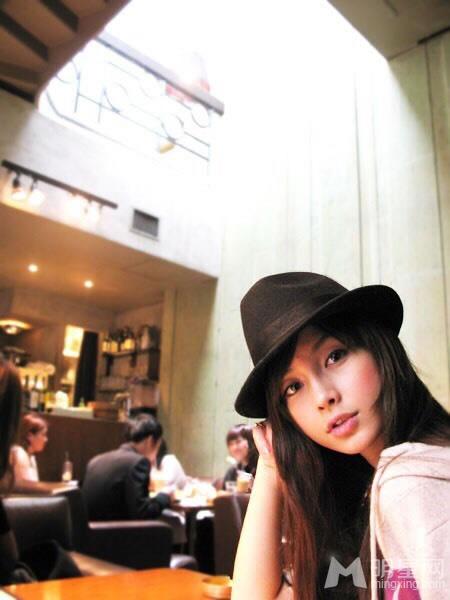 愚人节快乐逗比女神Angelababy搞怪日常组图_图-3