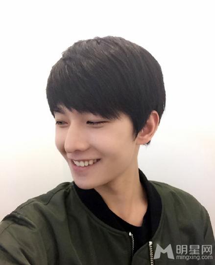 杨洋生活照晒张起灵造型杨洋被爆性丑闻事件_图-11