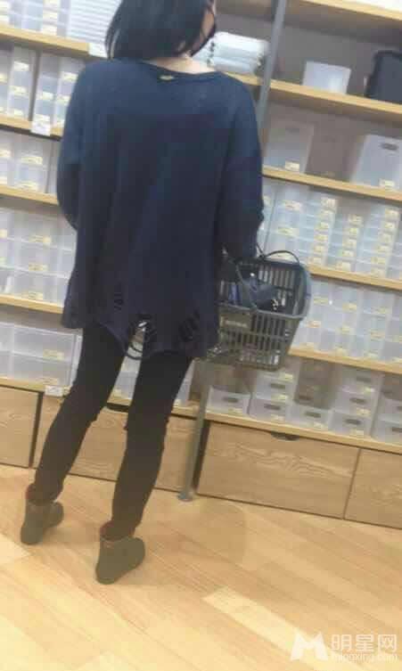 天后王菲又一波生活照身材纤细毫无孕相_图-5