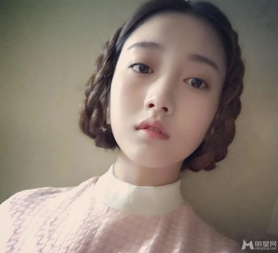 新中戏校花垚昕网络走红校花被爆是学霸_图-14