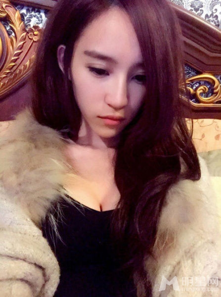 “最美包子妹”网络走红大胸美颜令网友尖叫_图-12