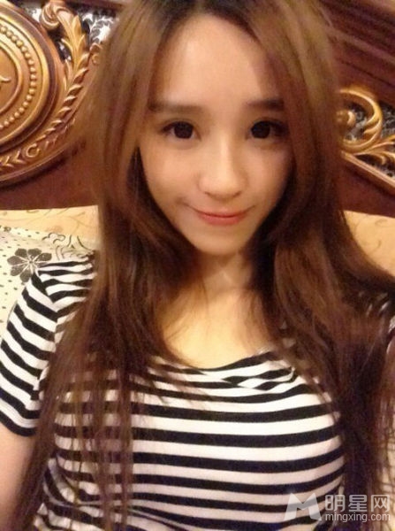 “最美包子妹”网络走红大胸美颜令网友尖叫_图-17
