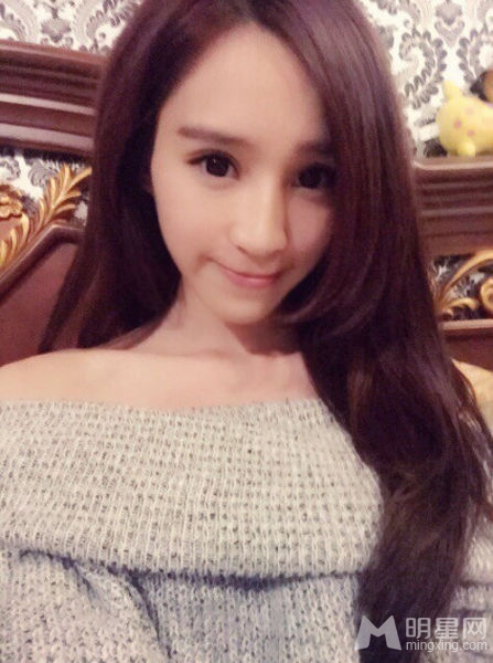 “最美包子妹”网络走红大胸美颜令网友尖叫_图-19