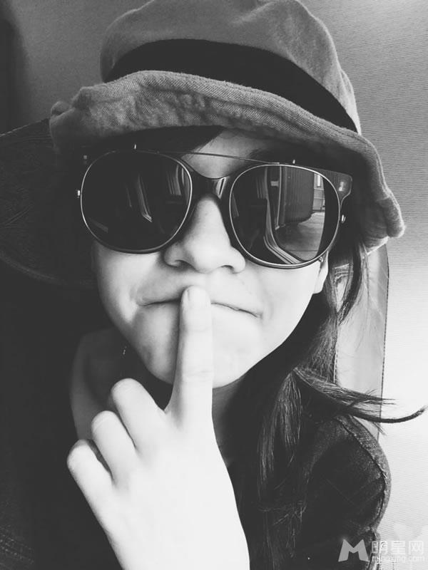 《花儿与少年》陈意涵搞怪可爱生活照_图-5
