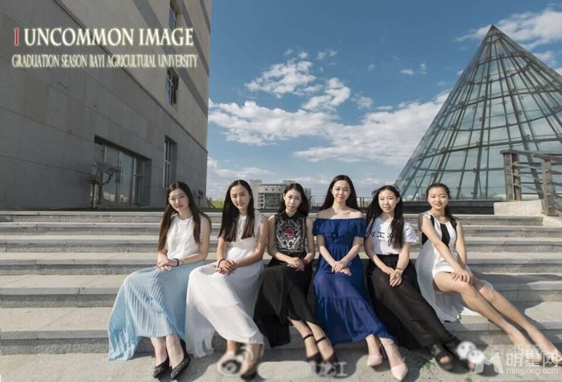 高校女神毕业照网路走红修长美腿惊艳全城_图-4