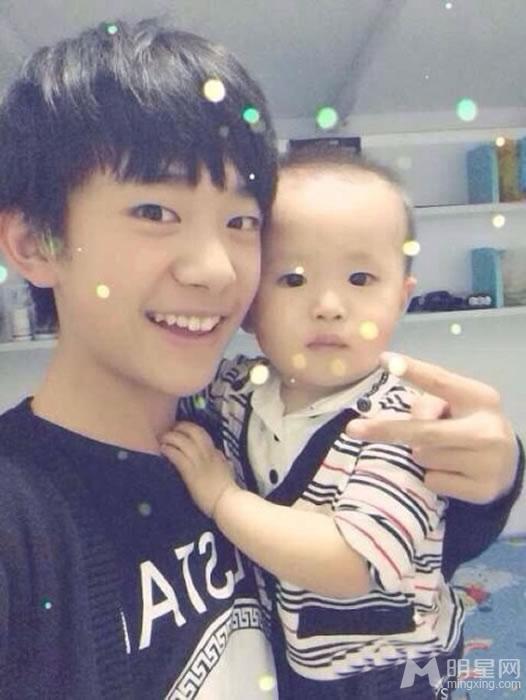 TFBOYS易烊千玺2014年生活照集_图-2