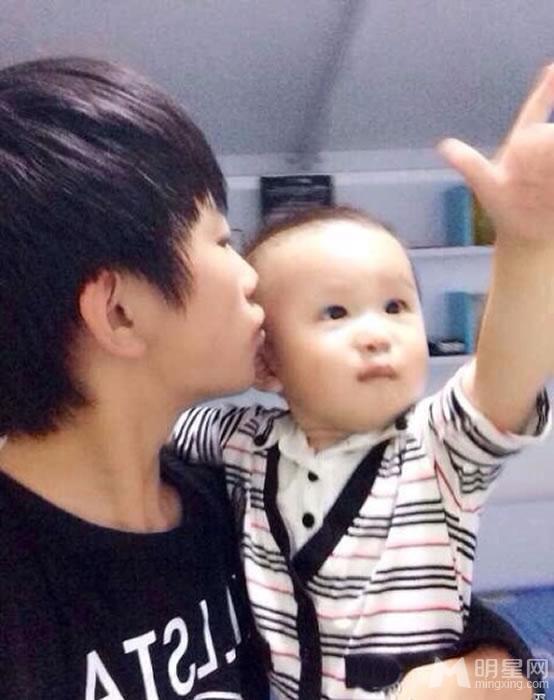 TFBOYS易烊千玺2014年生活照集_图-3