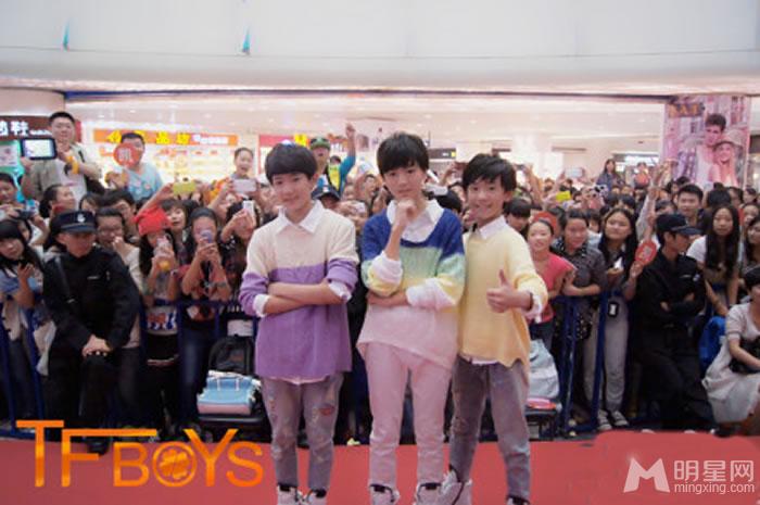 TFBOYS王源2013年上半年生活照集_图-4