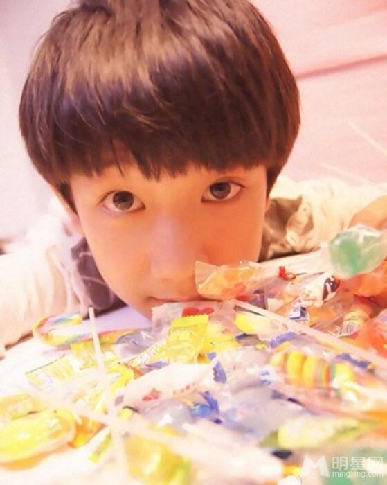 TFBOYS王源2013年下半年可爱卖萌生活照集_图-39