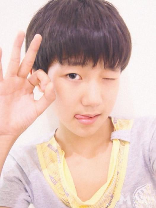 TFBOYS王源2013年下半年可爱卖萌生活照集_图-14