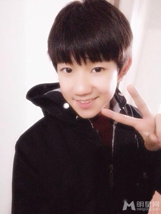TFBOYS王源2013年下半年可爱卖萌生活照集_图-46