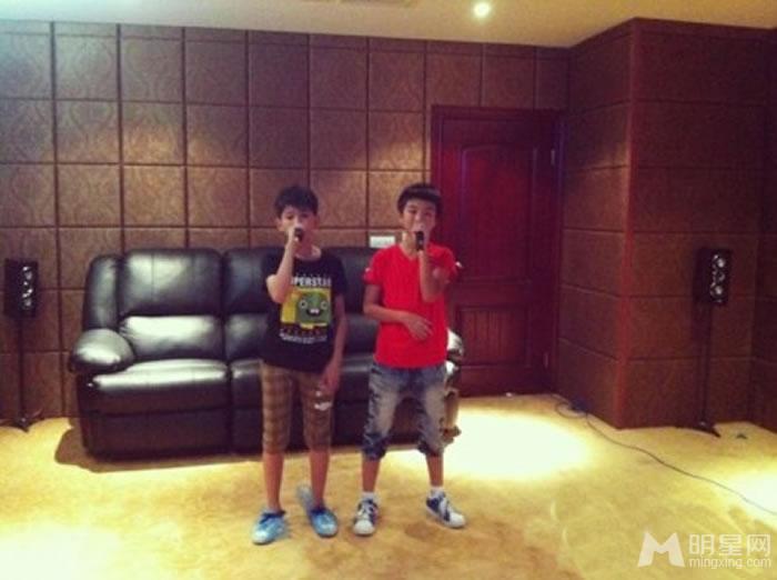 TFBOYS王源2012年青涩可爱生活照集_图-15