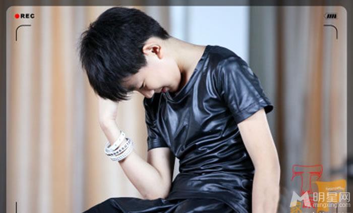 TFBOYS王源2012年青涩可爱生活照集_图-31
