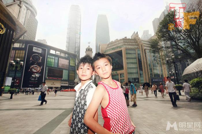 TFBOYS王源2012年青涩可爱生活照集_图-8