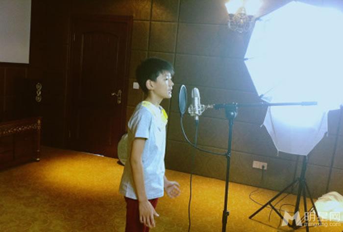 TFBOYS王源2012年青涩可爱生活照集_图-33