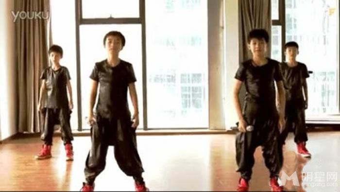 TFBOYS王源2012年青涩可爱生活照集_图-11