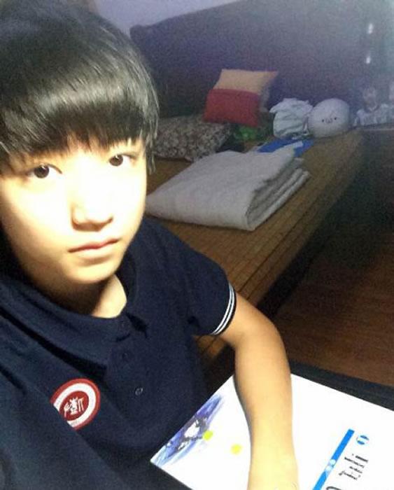 TFBOYS王俊凯2014年下半年帅气生活照集_图-13