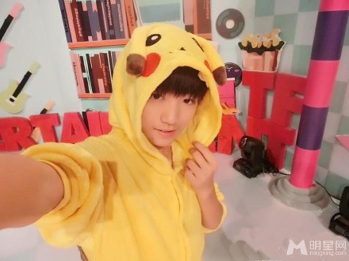 TFBOYS王俊凯2014年下半年帅气生活照集_图-24