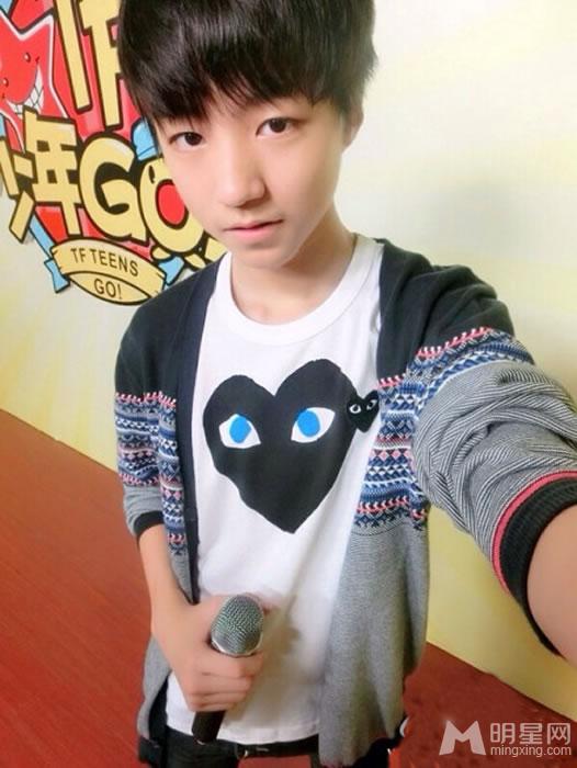 TFBOYS王俊凯2014年下半年帅气生活照集_图-7