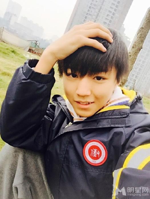 TFBOYS王俊凯2014年下半年帅气生活照集_图-30
