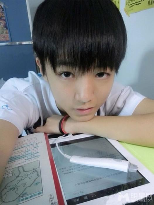 TFBOYS王俊凯2014年下半年帅气生活照集_图-38