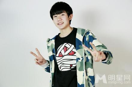 TFBOYS王源给六百万粉丝的福利可爱搞怪令人喜爱_图-8