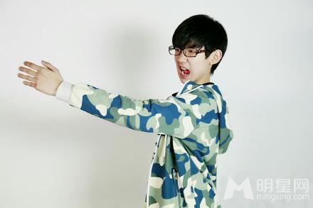TFBOYS王源给六百万粉丝的福利可爱搞怪令人喜爱_图-4