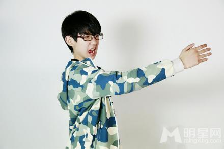 TFBOYS王源给六百万粉丝的福利可爱搞怪令人喜爱_图-6