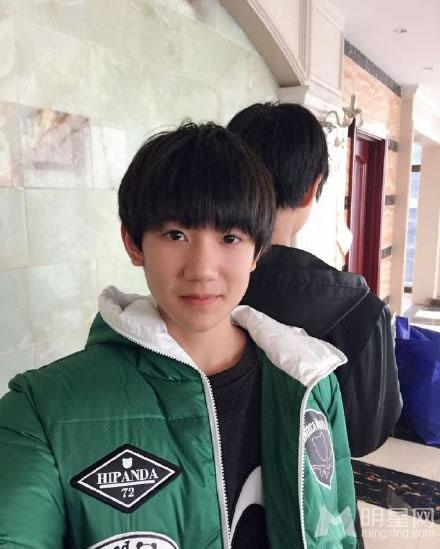 TFBOYS王源2015最新生活照古灵精怪搞笑可爱_图-2