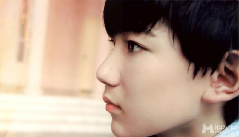 TFBOYS王源生活照笑容甜美样子乖巧可爱_图-2
