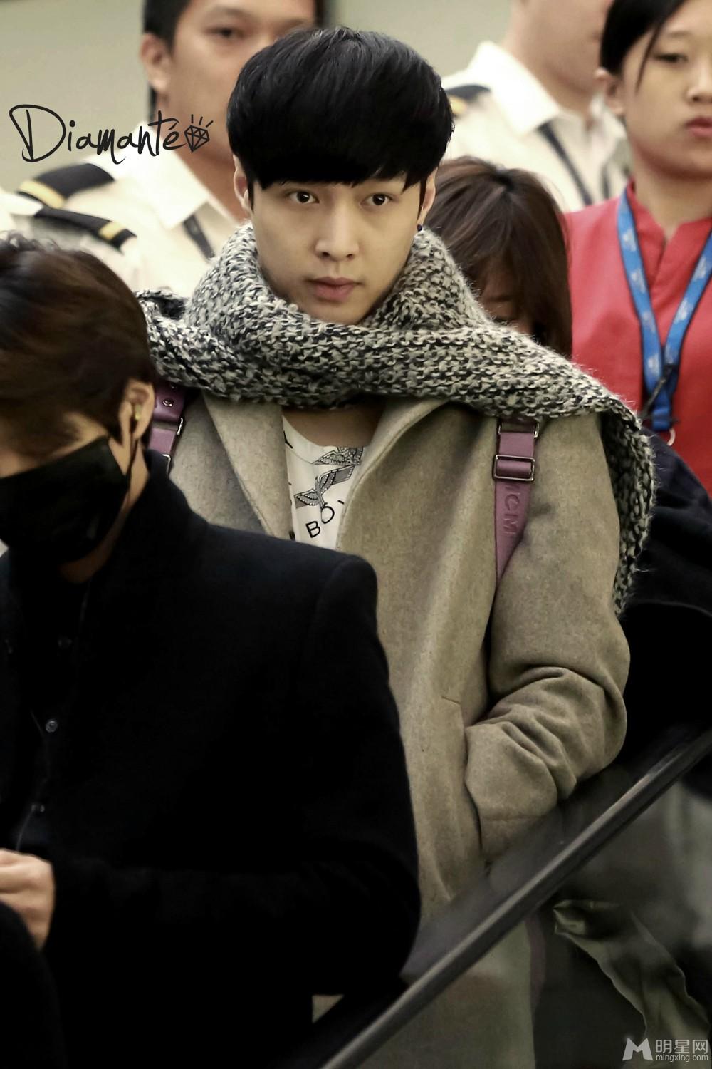 EXO张艺兴2014年12月机场写真韩国赴香港时尚帅气_图-4