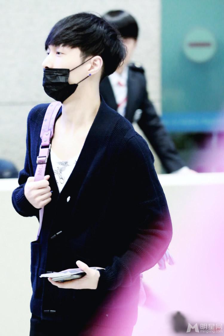 EXO张艺兴2014年12月机场写真离开香港返回韩国_图-2