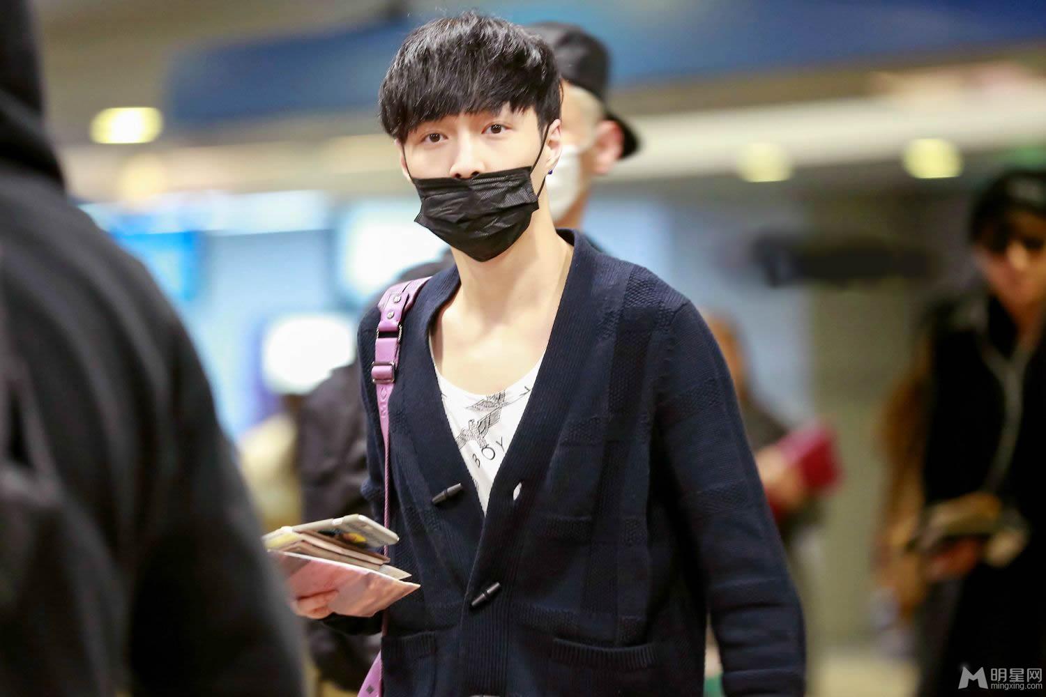 EXO张艺兴2014年12月机场写真离开香港返回韩国_图-5