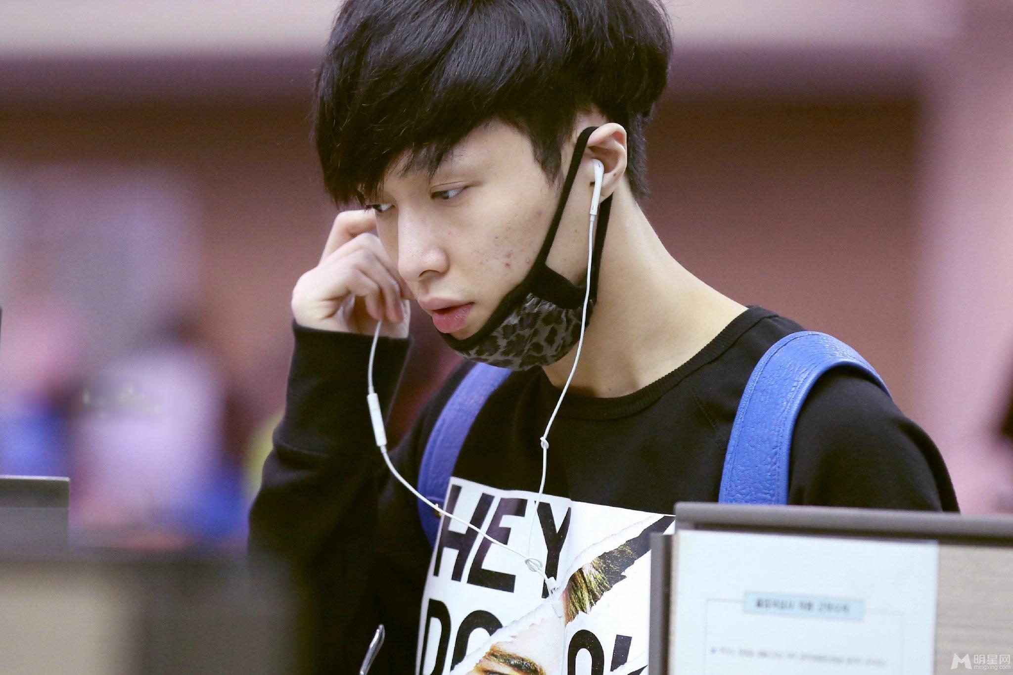 EXO张艺兴2014年11月机场写真飞往日本可爱呆萌_图-11