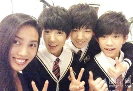 TFBOYS和陈漫合照卖萌可爱_图-6