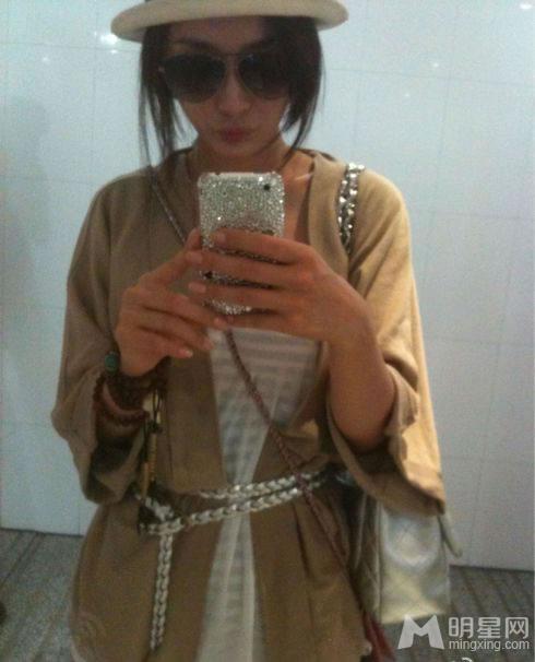 杨幂微博生活照第四弹秒变短发女郎_图-14