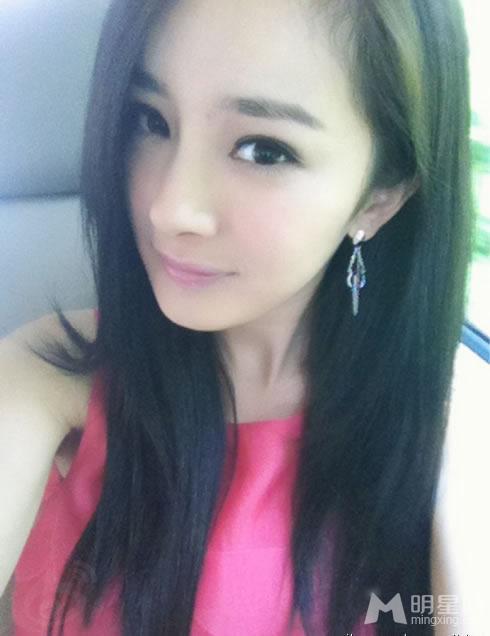 杨幂微博生活照第四弹秒变短发女郎_图-12