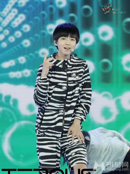 TFBOYS和她们妈妈的甜蜜合影_图-14