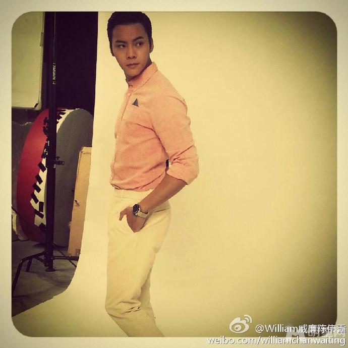 陈伟霆微博自拍2013年合集健身房现八块腹肌_图-25