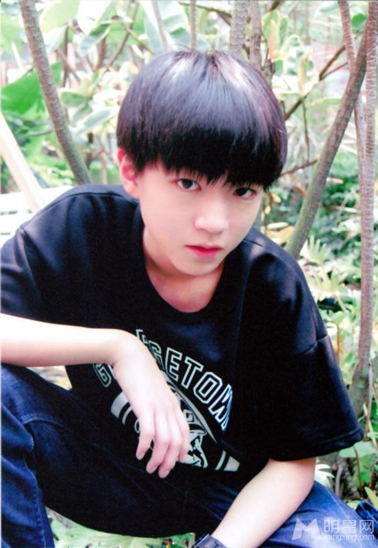 TFBOYS四月限定生写集活泼好动活力四射_图-28