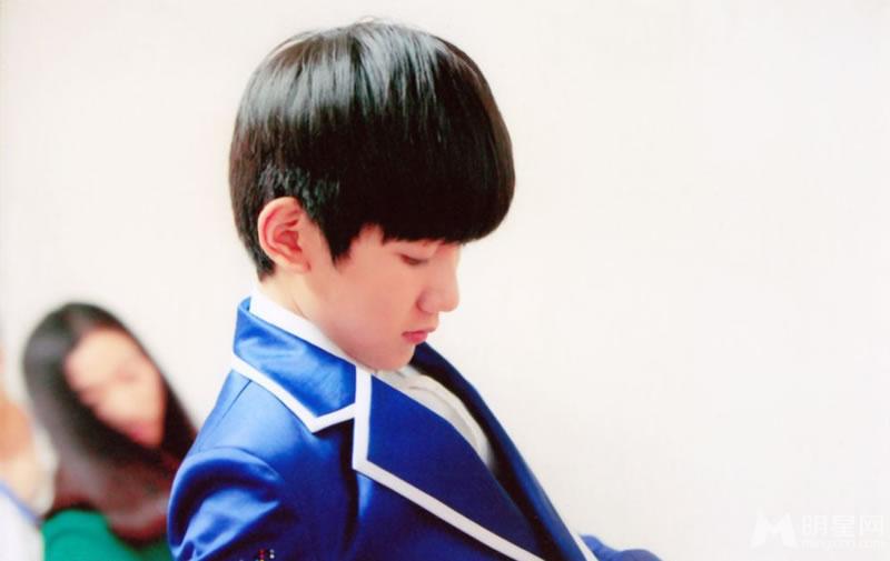 TFBOYS四月限定生写集活泼好动活力四射_图-18