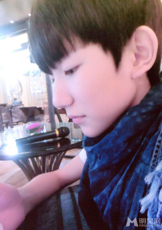 TFBOYS四月限定生写集活泼好动活力四射_图-15