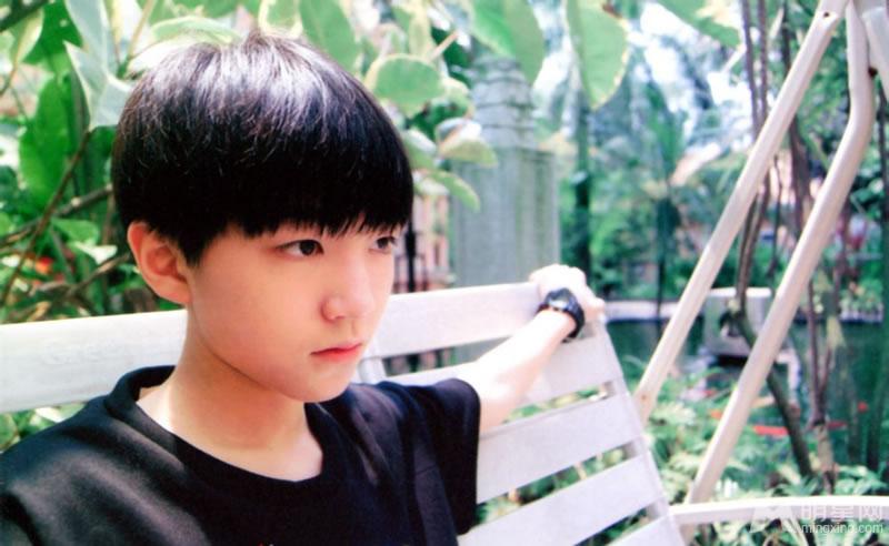 TFBOYS四月限定生写集活泼好动活力四射_图-16